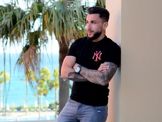 MightyAaron live